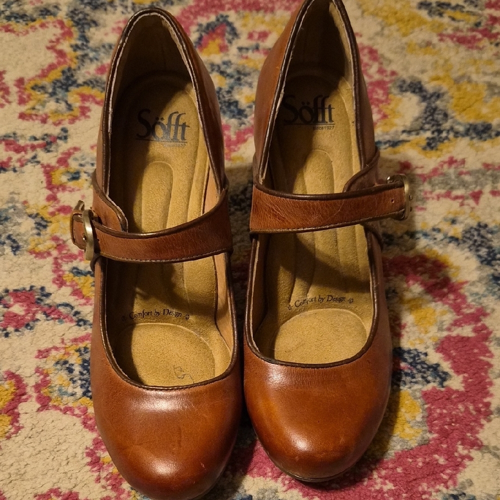 Sofft Brand Camel Mary Jane Heels - Picture 2 of 6